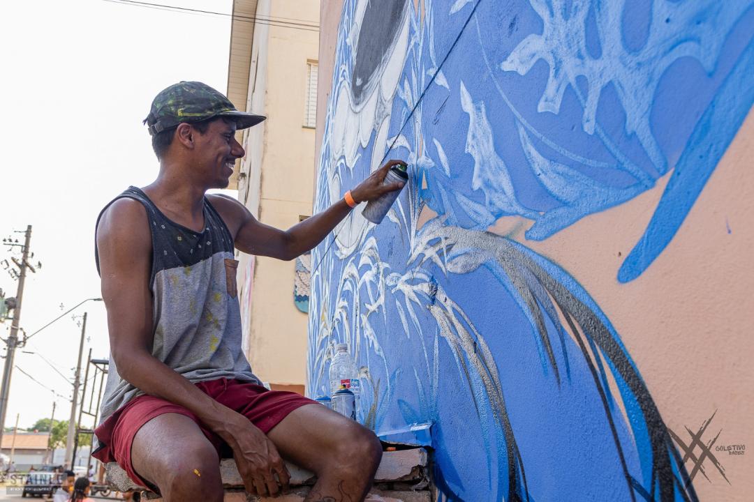 Foto 19 de 27 — Festival de Graffiti transforma Residencial dos Oitis em Araraquara; ‘lugar cheio de arte e esperança’